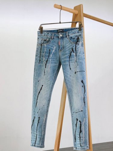 dsquared2 D二次方 2025Ss早春新品 复古工艺休闲牛仔裤，独爱这一条，弹力加倍的牛仔裤 D家重磅牛仔裤 ..牛仔纯手工做旧。。 两款独特的颜色和设
