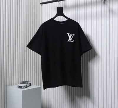 Louis Vuitton 路易威登Lv 后背棋盘格短袖T恤 采用立体发泡工艺，定制320克同缸染面料 手感非常舒服 春夏最新砖柜同步 时尚又个性 超级百搭好看