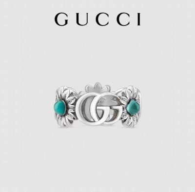 情侣款～精工1：1代购版本，情侣款Gucci古驰小雏菊戒指，泫雅同款，配全套专柜包装。渠道货源，每个带有防伪标，支持扫码直入官网。这款双G花瓣小戒指是真的绝美，