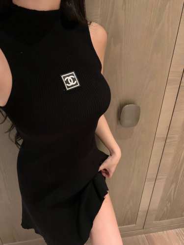 上新 小香 中古风背心针织连衣裙 均码 90-130斤 颜色：黑色