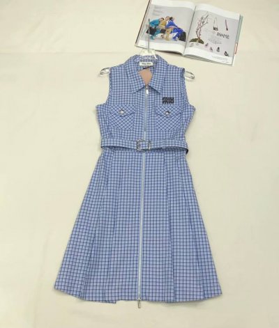 miumi* 25Ss 新款格子无袖连衣裙字母刺绣装饰 搭配本布腰带 时尚大方 单色三码Sml