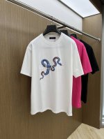 Guc 独家首发 2025早春最新品，专柜同步有售，原单狠货，时尚休闲圆领短袖T恤，上身舒适！吸睛而有亮点，采用进口原版面料，顶级印花刺绣工艺字母图案Logo，