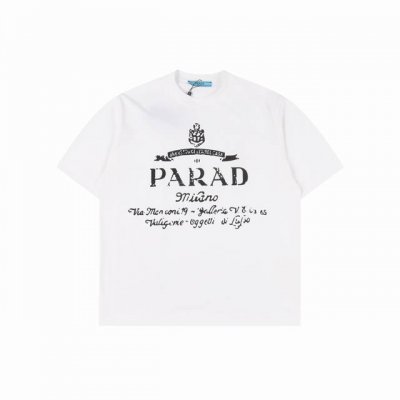 prada 普拉达 25Ss 大Logo签名字母印花短袖T恤 甄选长绒棉纱 260G精纺高支重磅定织定染面料 裁前高温洗水定型 成品再洗柔 穿着感受亲肤棉柔 垂