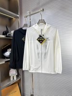 Arc*始祖鸟 Ss25夏季新品 休闲防晒服外套，夏日外出旅游必备！非常轻薄，夏天穿丝毫不会觉得闷热，超强细节，超强做工，原版开模，精品之作！上身效果超赞！速速