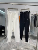 C16-1V25Ss春夏新款优质纯棉材质抽绳休闲裤 男士圆形徽章刺绣直筒运动休闲长裤 贸易公司渠道稀出 领先官网发售 一款集时尚与舒适于一身的精品服饰 其每一个