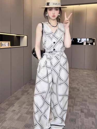 连体裤 爆款出货亚麻印花连体裤阔腿裤女2025夏新款V领砍袖长裤轻奢高级感裤子. 面料：亚麻 M码胸围90肩宽34腰围80裙长143 每个码胸围平铺腰围相差，衣