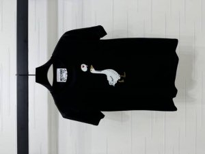 P170上新原单高端品Moschin* 2025春夏最新系列！重工珠片刺绣圆领短袖T恤，情人节限定系列 定制原生全棉材质 透气舒适 质感十足 胸前以珠片刺绣工艺