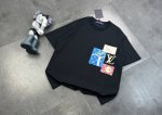 潮牌Louis Vuitton Lv 路易威登大师亲手设计潮牌新品印花圆领短袖T恤 时尚又个性 超级百搭好看的一款 男女同款 人手必备 吊牌 领标 水洗麦 三标