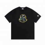 隔天到 Moncler 蒙口 彩色模糊几何刺绣% Logo标识精致升级 原版面料 官方同款 短袖T恤 定制 同缸染面料 手感非常舒服 春夏最新版本 颜色: 黑色