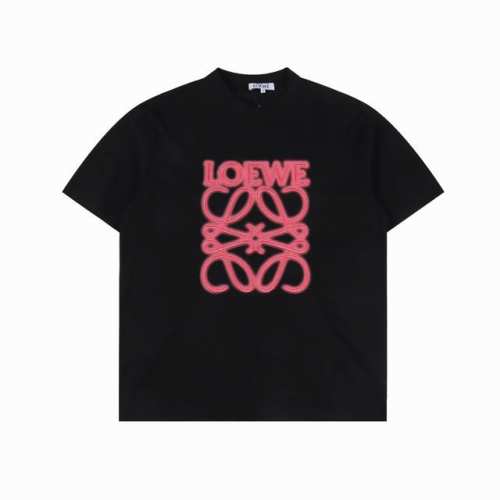 loewe 罗意威 经典款 阴影印花刺绣短袖 甄选长绒棉纱，260G精纺高支重磅定织定染面料， 裁前高温洗水定型，成品再洗柔，穿着感受亲肤棉柔，垂感自然。 专柜