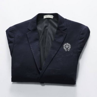 高版本 克罗心 2025Ss欧洲专柜主打系列。男士修身西服 ，采用进口羊毛面料 ，面料超级牛逼上身潇洒大气 ，贵气十足！男神必备码数:M-Xxxl 下单请报身高
