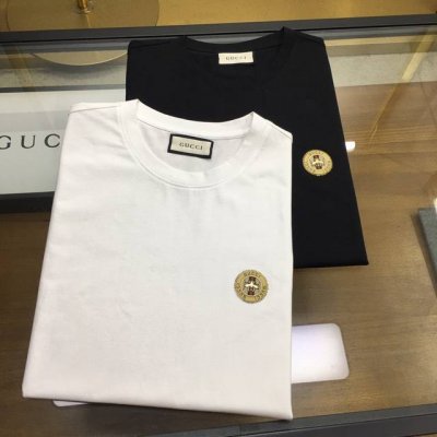 Gu.Ci 2025新品休闲圆领短袖T恤 外贸贸易公司货 重磅推荐 品牌原产 品相完美一流 工艺设计感超强的一款单品 将时装美学发挥到极致 相当有意境 定制进口