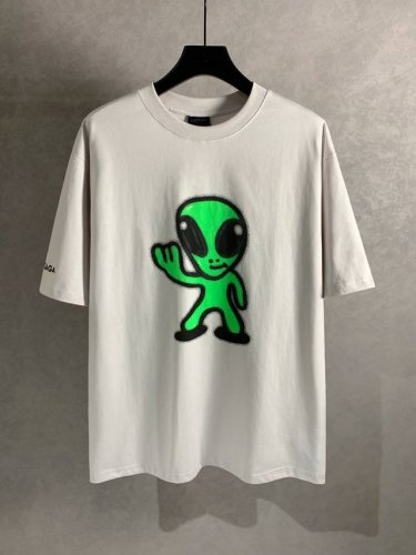 5501# 高品质 Balenciga 巴黎世家 外星人图案圆领短袖T恤 采用纯棉柔软面料，对色定染面料，采用荧光印花字母绣花 磨破工艺 潮流感十足，定染纯棉面