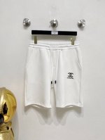 Chanel香奈儿 新款来袭 2025春夏新款休闲裤短裤，进口高密度定制面料，舒适柔软亲肤，笔挺不易起皱，简单明了，超级百搭上身效果超级棒时尚百搭，笔挺有型，衣