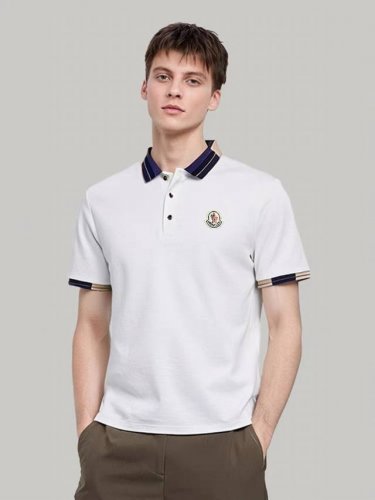 moncler 蒙口相色条纹情侣款Polo衫 经典火爆款来袭 经久不衰的时尚，因你而生。 使用专为叠搭而设计的单品，经典，野出天性。 汤米Polo衫, 采用优质