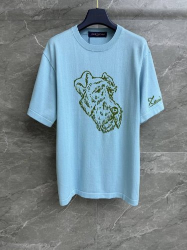 夏季新款上新啦 L家猎狐梗针织短袖 春夏系列 圆领罗纹领口 吉祥物猎狐梗嵌花图案 蓝色配色清新减龄 棉质针织面料 柔软舒适透气 宽松版型不挑人穿 男女同款 商标