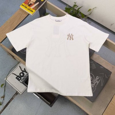 款号：Yy905 高版本 2025新款Mlb洋基队Ny经典刺绣复古小标Logo图案印花休闲情侣短袖T恤，选用了260克双纱爽滑棉面料制作而成。精细的做工和清晰的