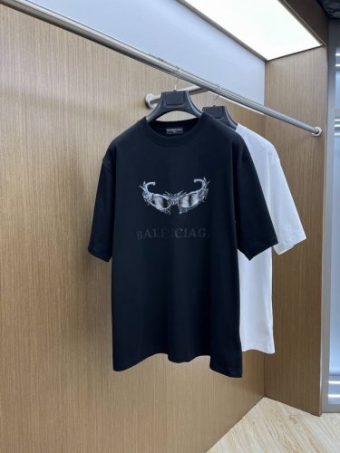 新款 Bbg 2610Fw春夏新品圆领打底外穿T恤，立体感Logo微廓形半袖活性纯棉打底T恤，棉，手感面糯有骨感，柔而有韧性。工艺处理，韧性和抗皱性能得到大幅度