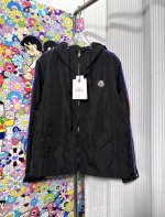 蒙口 2025春季新款夹克外套，秀场新品品相非常完美，双面穿舒适保暖，三标齐全色泽饱满诱人，非常出彩的设计，轻松将时髦感进阶，做工极为考究严谨，走线工整细致！大