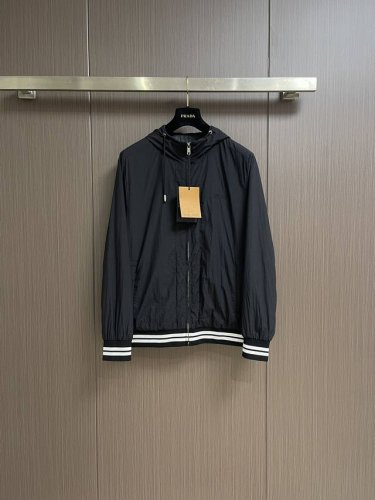 P420 Zegna 2025Ss春夏男士连帽休闲夹克。精致原单辅料＋聚酯纤维面料，简洁原版Logo设计更显奢华的风范，裁剪完美穿着舒适有型，整体视觉感超强，吻