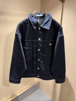 Dolce&Gabba*A 杜嘉*纳2025早春新款男女同款牛仔夹克外套，专柜同步发售！定制专属聚酯纤维面料，胸前字母Logo五金工艺设计！简约大方，从容百搭，