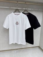 蒙口 2025早春新款男女同款短袖T恤，！定制专属纯棉面料，定制原版工艺螺纹，胸前重工字母Logo工艺设计！简约大方，从容百搭，档次极高，完美融入时尚还有风情感