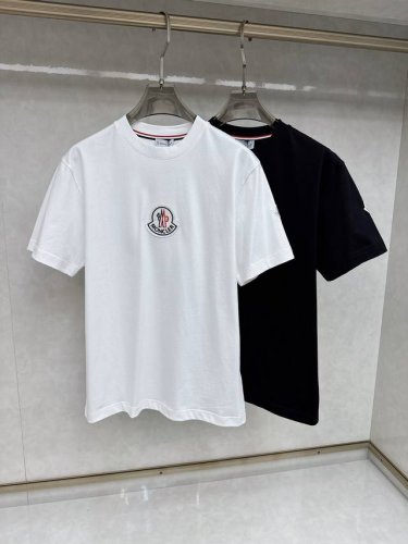 蒙口 2025早春新款男女同款短袖T恤，！定制专属纯棉面料，定制原版工艺螺纹，胸前重工字母Logo工艺设计！简约大方，从容百搭，档次极高，完美融入时尚还有风情感