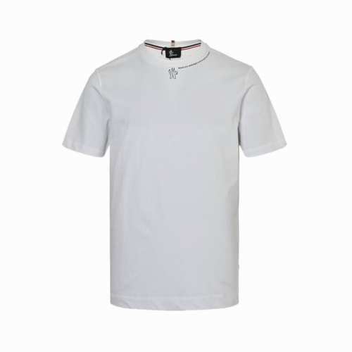moncler 蒙口 25Ss 领口字母徽标印花短袖 这款 Moncle标识短袖，以纯粹黑色为主色调搭配 Moncle标识印花，展现出低调奢华的品质感。采用定制
