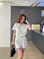 上新 Miumi* 谬谬拼接格纹休闲运动套装 经典小Logo标签装饰 颜色：蓝色 白色 码数：Sml S码推荐： 80~100 M码推荐：100～115 L 码