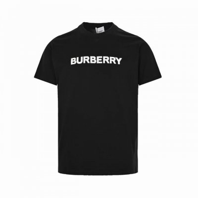 burberry 巴宝莉 22Ss 发泡印花字母短袖 面料采用纯棉毛精梳棉面料，对色定染面料，采用进口水浆发泡厚版印花，上身效果宽松休闲，三标齐全 ，男女同款