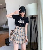 上新！Stussy情侣款圆领短袖T恤，全部采用上等原料，质感好颜色鲜明！ 这种款式上身绝对吸睛，基础款的圆领Tee,男女均可驾驭！ 尺码：S-3Xl 颜色：黑色