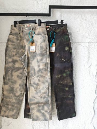 Stussy Fw24 Big Ol' Jean Stenpat Camo 多口袋宽松徽标贴片休闲牛仔裤 男女同款 独创迷彩纹路 融合混凝土裂痕与丛林苔藓的Dn