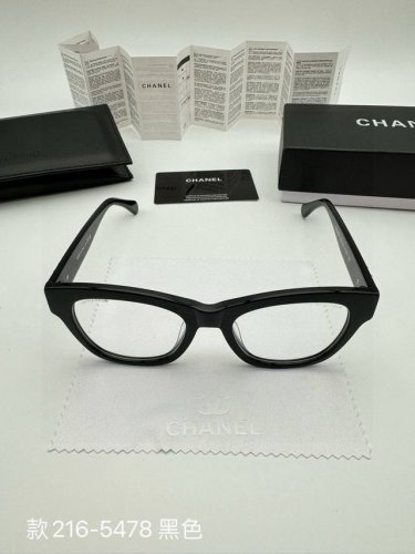 chanel 香奈儿眼镜框素颜框 配全套包装 货号：款216-5478 被权志龙带火的眼镜太适合素颜啦，实至名归断货王！今年这么流行必须安排上呀 可盐可甜温柔小