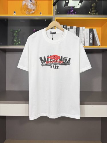 巴黎 Ss春夏新款首发最新款短袖圆领T恤 高端订制 设计前卫时尚！品牌Logo重工艺设计 高端定制280克面料.手感柔软.穿着舒适.级别精致车线. 颜色：黑色