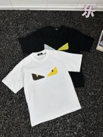 芬迪Fendi 男女同款异瞳小怪兽眼睛印花图案短袖宽松休闲时尚百搭T恤纯棉 - 时尚达人们，想在穿搭上展现独特创意吗？Fendi异瞳小怪兽眼睛印花短袖T恤就是你