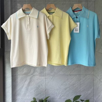 商场同款 Hazzys哈吉斯夏季新品宽松版大翻领短袖Polo衫女 面料舒适，干净，文罗清晰，做功考究领子舒适，领边撞色边边，线条流畅纽扣设计，结实，细节中彰显品