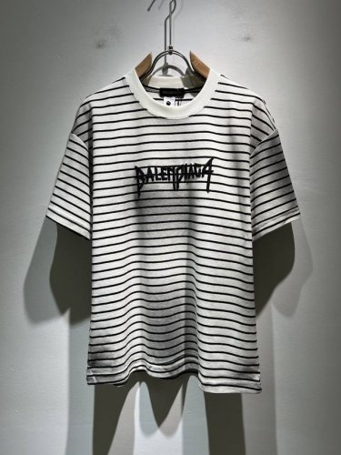 balencia*巴黎*家 2025春夏新款男女同情侣款休闲宽松棉质圆领短袖T恤衫！贸易公司渠道稀出，同步官网发售 ！ 2025春夏最新系列，经典时尚设计元素，
