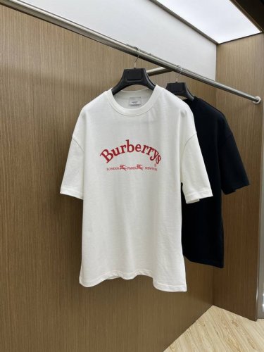 Bbr Ss夏装新品 专柜在售 最新系列图案Logo短袖T恤 必须人手一件的节奏！ 进口顶极精梳棉面料，极为亲肤舒适 摸上去非常的细腻，质感很好，完美体现立体感