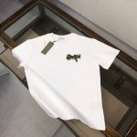 Adi*Or 迪奥 春夏最新款短袖圆领T恤 刺绣Logo精致升级 定制纯棉面料 极为亲肤舒适 摸上去手感非常的柔软 质感很好 做工细致 完美体现立体感 符合品牌