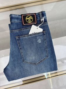 爱马仕 2025Ss春夏最新品，专柜同步有售，原单狠货，水洗休闲牛仔裤 进口原版水洗弹力面料，后兜设计字母凹凸压胶工艺，完美五金装饰 超重工艺设计 时尚必备品