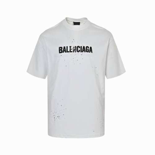 本地自取: 170 balenciaga/巴黎世家 斑驳字母泼墨印花短袖 慵懒随性街头范儿，斑驳字母设计增添复古韵味。泼墨涂鸦印花元素添点睛之笔，诠释潮流身份，