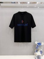 mon蒙口高定面料 2025春夏新品上市时尚经典圆领短袖时尚单品设计，更加时尚舒适，高标准定制，上身非常有型，采用重磅280G双纱精梳棉材质 面料质感非常细腻，
