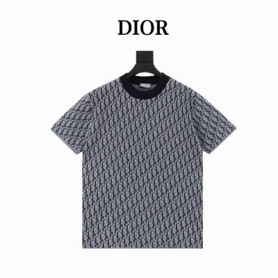dior迪奥Cd 25Ss满印提花Logo针织短袖T恤 原版原价8160购入 毛料采用7针进口机编织制造 采用含羊毛含量纱线 纱线定染 花纹经过3次打版还原一致