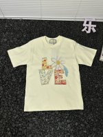 古驰Gucci男女同款户外运动吸汗透气宽松潮酷时尚纯棉短袖设计感花束的爱图案落肩袖T恤 还在为搭配烦恼？Gucci花束的爱图案短袖T恤堪称衣橱里的“万能钥匙”！