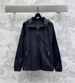 louis Vuitto*2025新品上架 连帽防晒夹克外套 定制Yb进口轻薄防晒材质 透气舒适防晒 通体素色配合下摆袖口弹力松紧调节设计 增添造型层次感 轻松