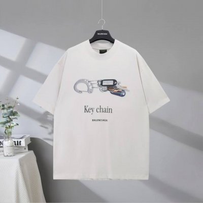 b167# 市场顶级品质 Balenciaga 巴黎世家2025Ss 钥匙扣Key Chain字母印花短袖T恤 印花采用环保进口材料白墨直喷工艺 市场顶级的质量
