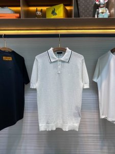 pra25Ss春夏新款镂空纯棉针织翻领短Tee 男士三角徽章刺绣时尚休闲针织短袖polo衫 贸易公司渠道稀出 同步官网发售 如此一款集舒适 时尚 品味于一身的p