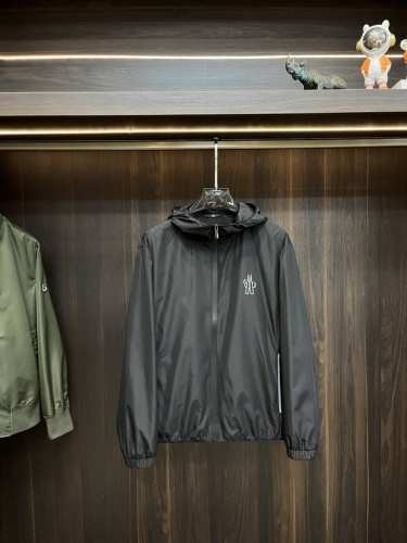 主推 P470 Moncler 2025Ss早春新款发布蒙口连帽夹克外套，春季爆款外套，穿上就是舒适自在又显瘦的存在，慵懒而随性，结合干净简单的色系就特别耐看，