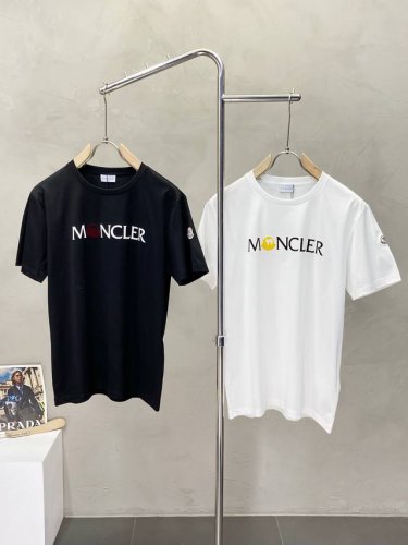 Moncler蒙口独家专供新款原单男士休闲短袖 高端定制 高端版本 时尚百搭爆款进口面料 手感超柔软细腻 穿着亲肤舒适 高端精品 代工厂p精细做工 上身非常赞