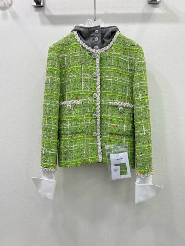 P910Chane* 25C春夏新款 可拆卸帽子粗花呢连帽夹克外套丨独家高版出品！浅色粗花毛呢面料打造香家名媛风典范 圆领正肩版型 搭配可拆卸连帽衬衫袖口 休闲
